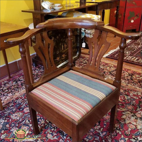 Early American Mahogany Corner Chair 19Thc Furniture